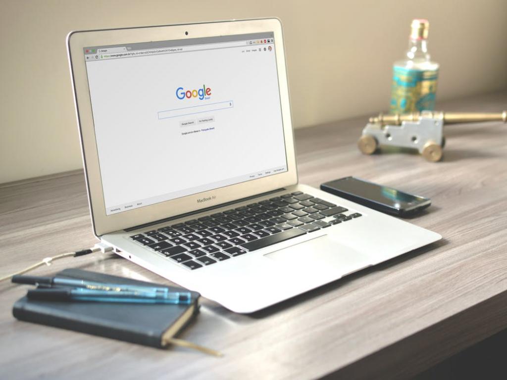 Stocks in Motion: Alphabet Inc. (GOOGL), Microsoft Corporation (MSFT)