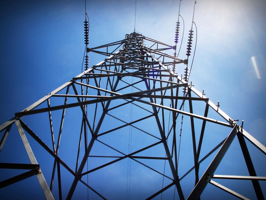 Energy Transfer Equity Target of Unusually Large Options Trading (ETE)