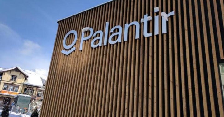 Palantir Prints Possible Reversal Pattern: A Technical Analysis