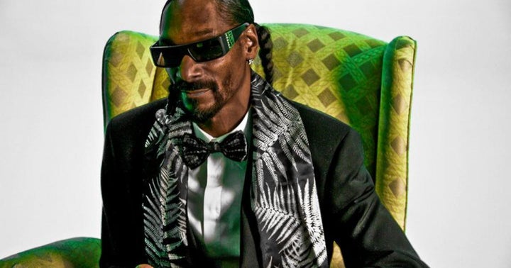 Square (SQ), Tesla Motors (TSLA), Twitter (TWTR) – Snoop Dogg gets ready to smoke a Dogge coin with Elon Musk ‘On Tha Moon’ while his NFT pieces sell fast