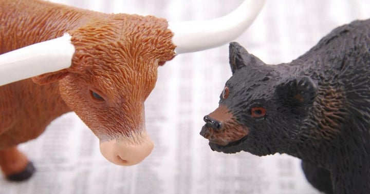 Benzinga's Bulls And Bears Of The Week: Comcast, Disney, Nike, Starbucks, Tesla And More
