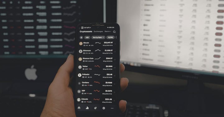 Crypto Flash Crash Post Mortem: Strong Hands Bought The Dip Says On-Chain Analyst