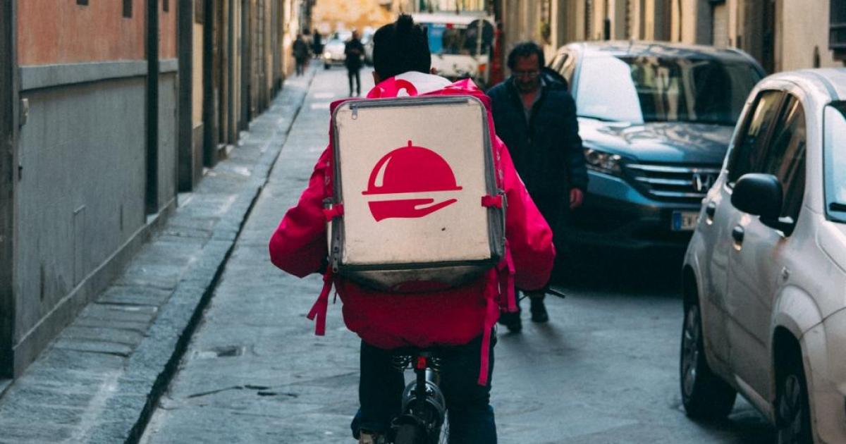 Benzinga's Bulls And Bears Of The Week: Comcast, DoorDash, Exxon, Moderna, Tesla And More