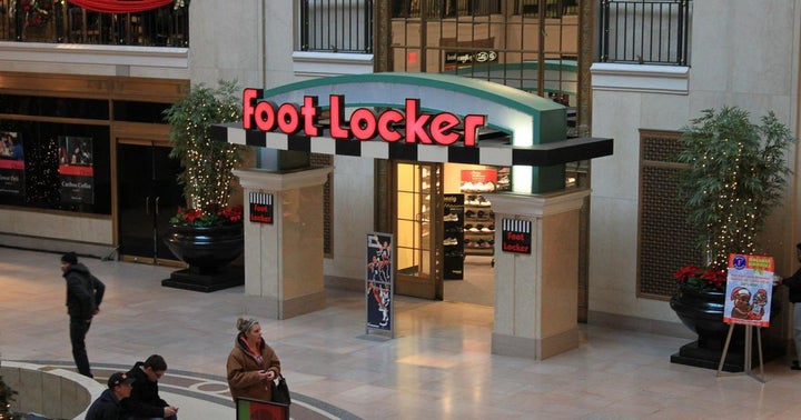Piper Sandler Highlights Continued Foot Locker Store Closures In Downgrade