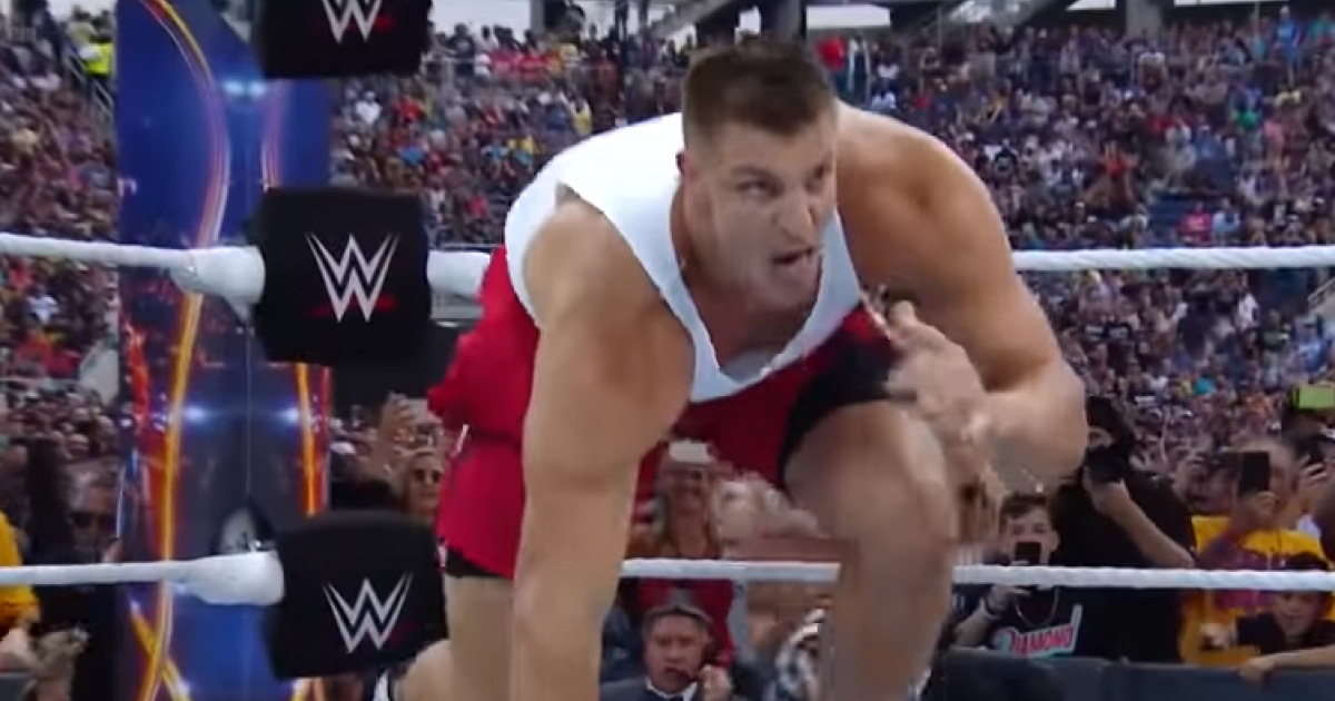 Rob Gronkowski Signs Deal With WWE, Joins Elite List Of NFL Players To Compete In The Wrestling Ring