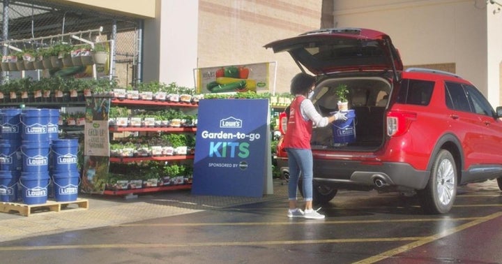 Why This Lowe's Analyst Is Turning Bullish