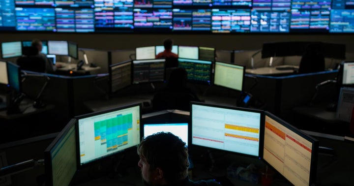 Analysts Mixed On BlackBerry Following 23% Drop
