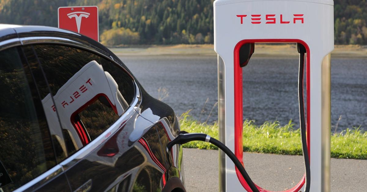 Will Tesla Or Nio Stock Grow More By 2025?