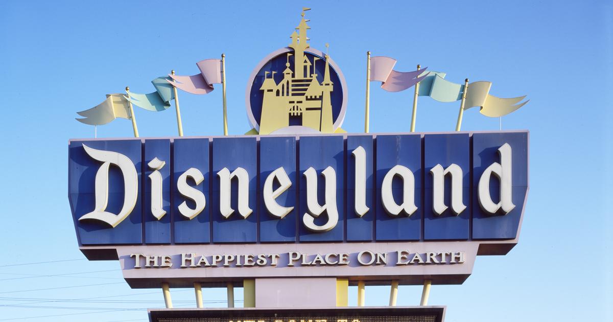 Can You Vape At Disneyland? Here's The Risk