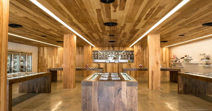 The Role Of Cannabis Dispensaries In Attracting, Educating Consumers The Role Of Cannabis Dispensaries In Attracting, Educating Consumers