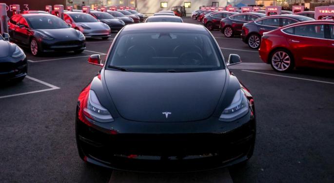 Wall Street Analysts Still Divided On Tesla Following Record Deliveries
