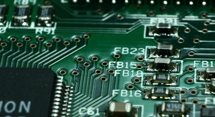 Mixed Views On A Hot Semiconductor ETF